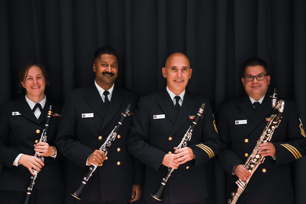 US Navy Band Clarinet Quartet Performs for Students