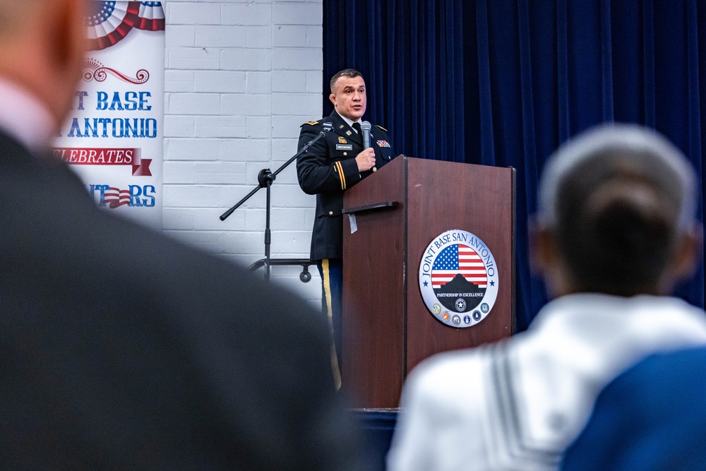 US Army South foreign area officer welcomes America’s newest citizens