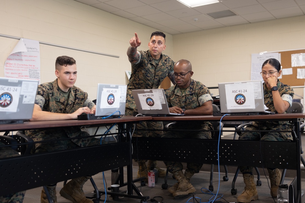 Marines with Personnel Administration School sustain the transformation