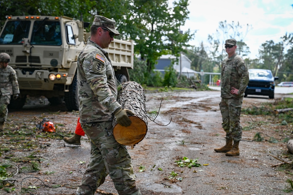 Georgia National Guard Soldiers conduct road clearing operations in Augusta