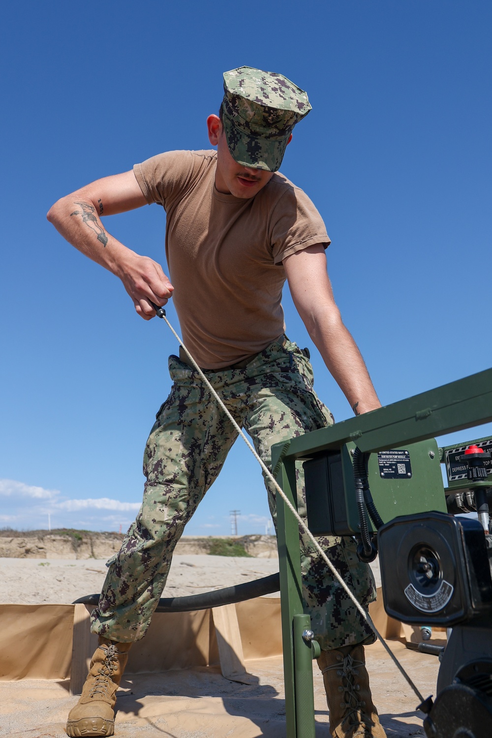 NMCB 4 Seabees Use LWPS During CPX 2