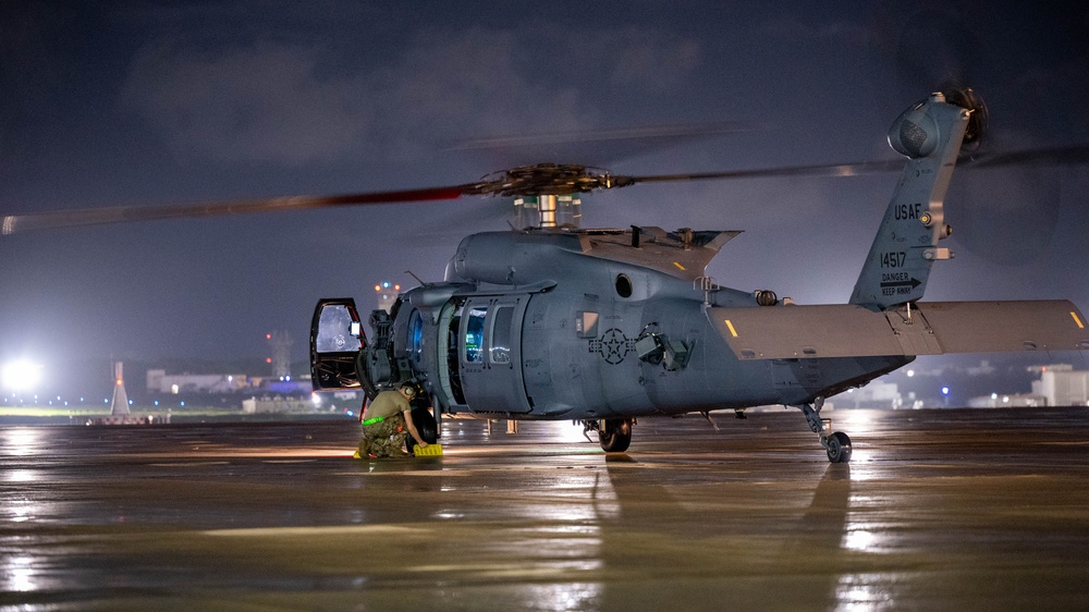 721st CRS train MRA concepts on Kadena HH-60Ws