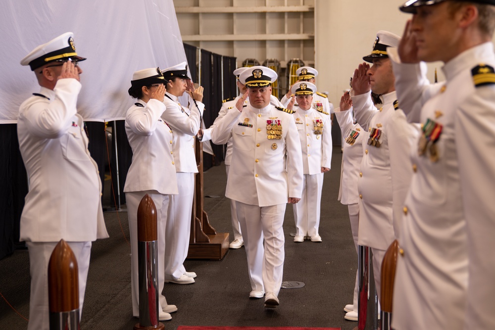 USS Ronald Reagan (CVN 76) hosts a change of command ceremony