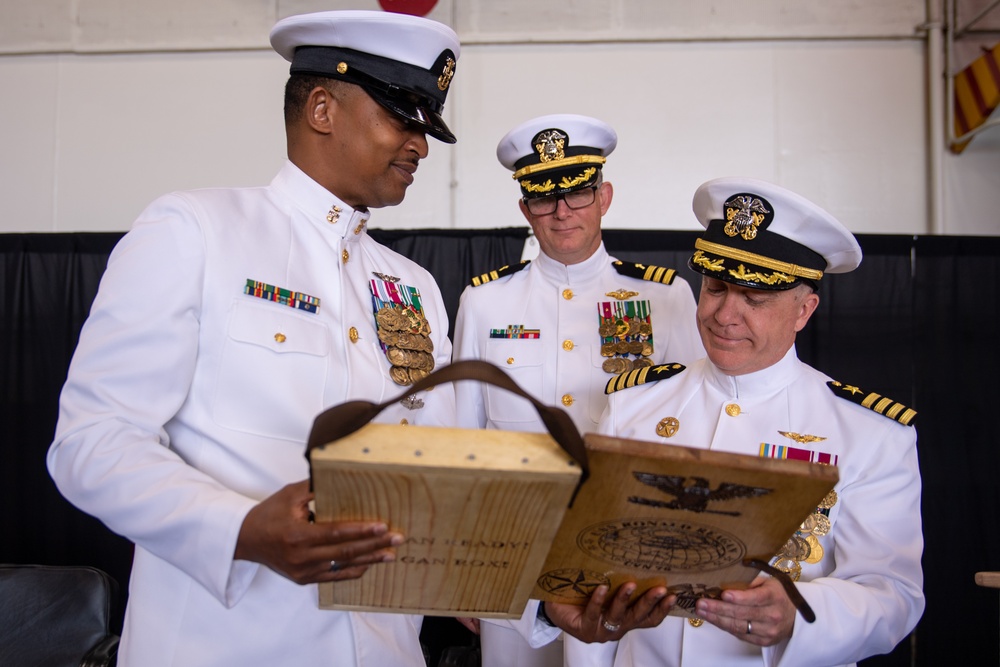 USS Ronald Reagan (CVN 76) hosts a change of command ceremony