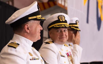 USS Ronald Reagan (CVN 76) hosts a change of command ceremony