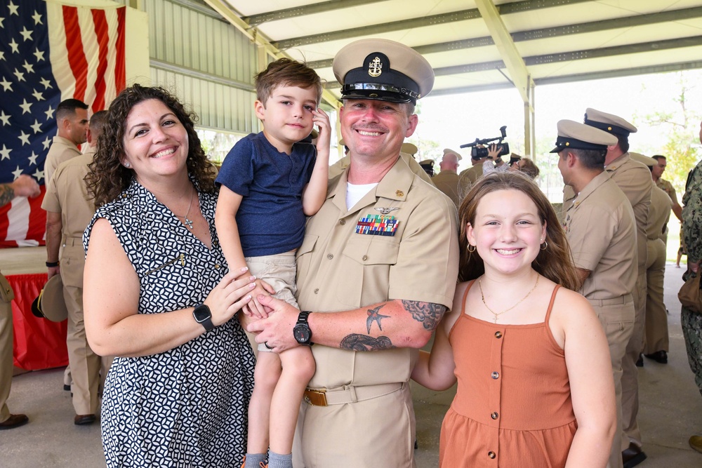 Fleet Readiness Center Southeast Detachment Jacksonville holds chief petty officer pinning ceremony