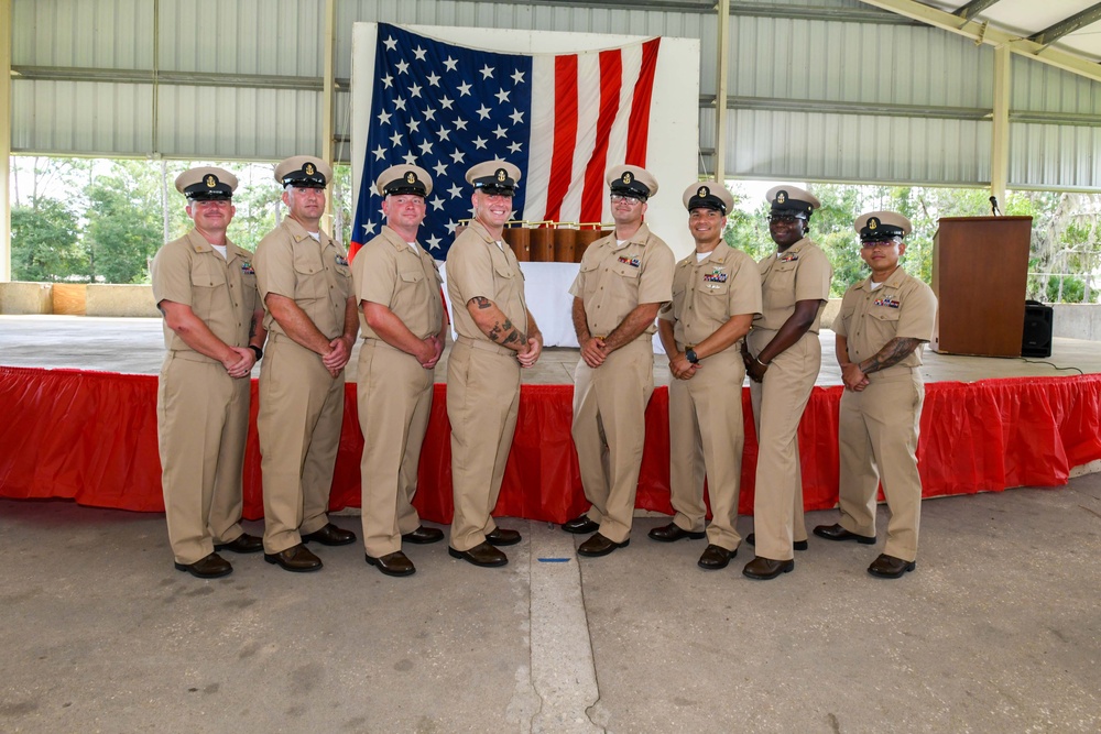 Fleet Readiness Center Southeast Detachment Jacksonville holds chief petty officer pinning ceremony