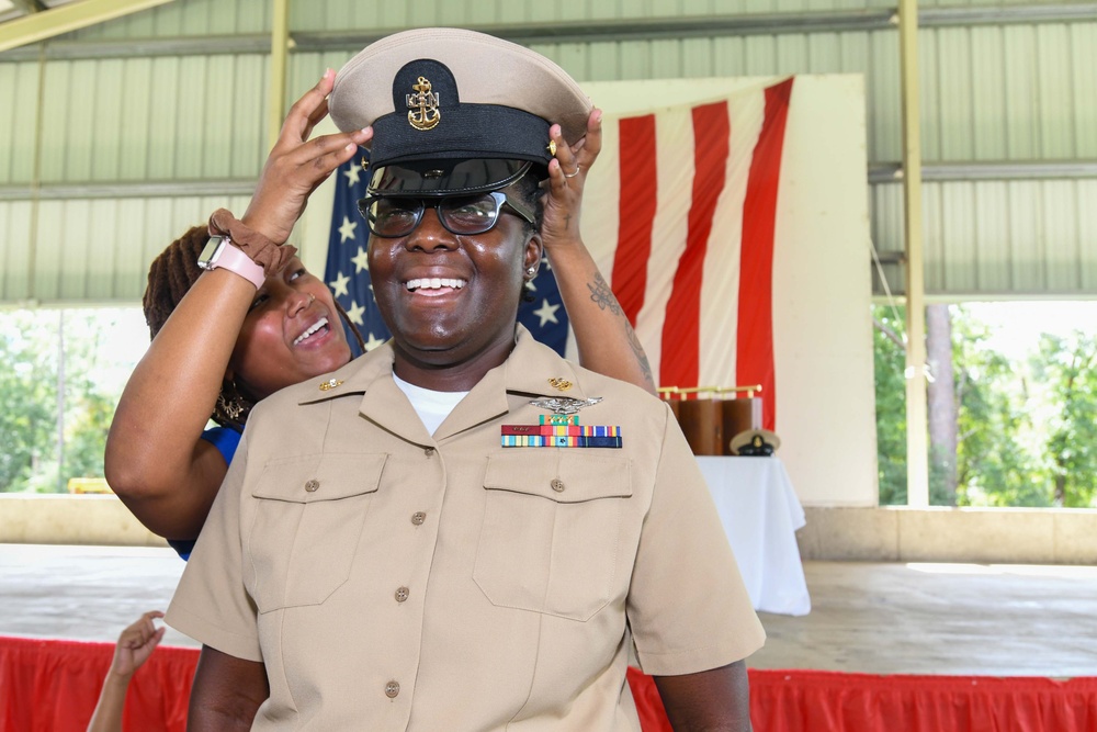 Fleet Readiness Center Southeast Detachment Jacksonville holds chief petty officer pinning ceremony