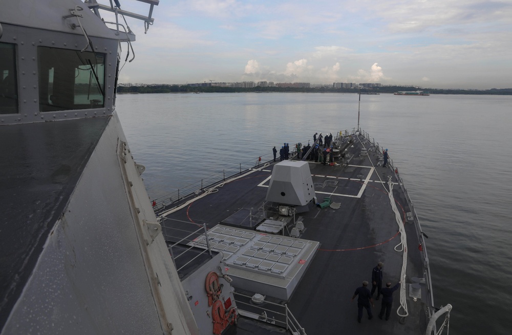 USS Dewey (DDG 105) Arrives in Singapore