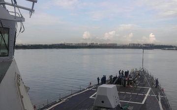 USS Dewey (DDG 105) Arrives in Singapore