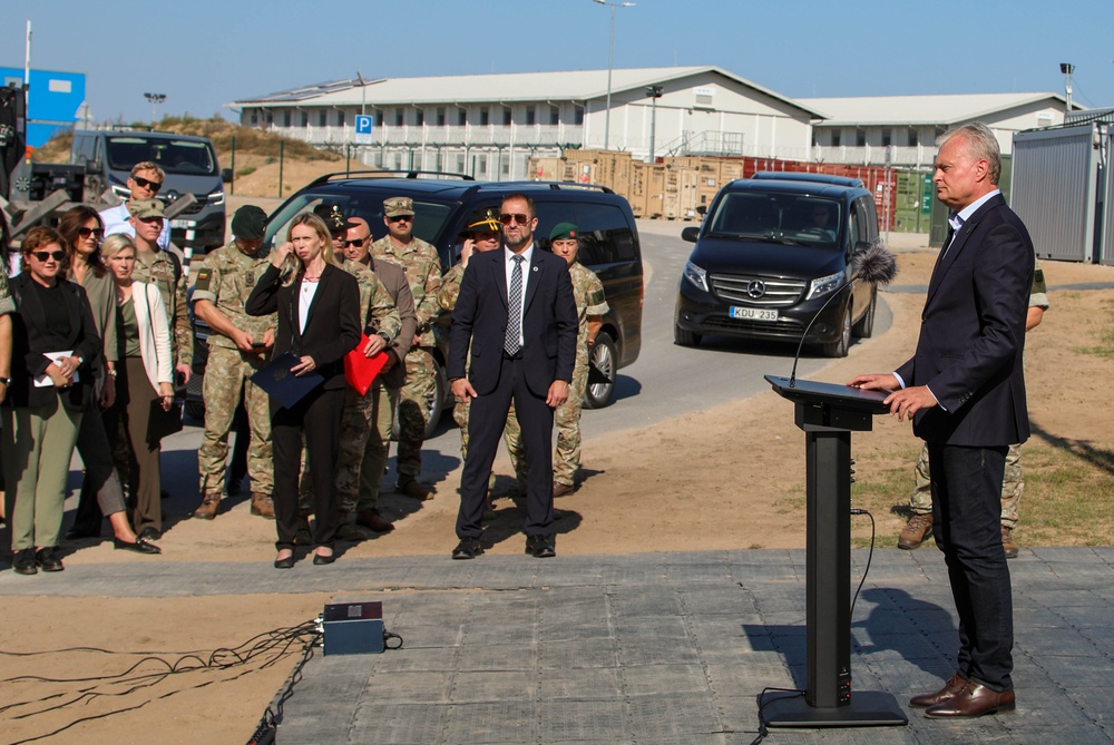 Lithuanian President visits Camp Herkus, Lithuania