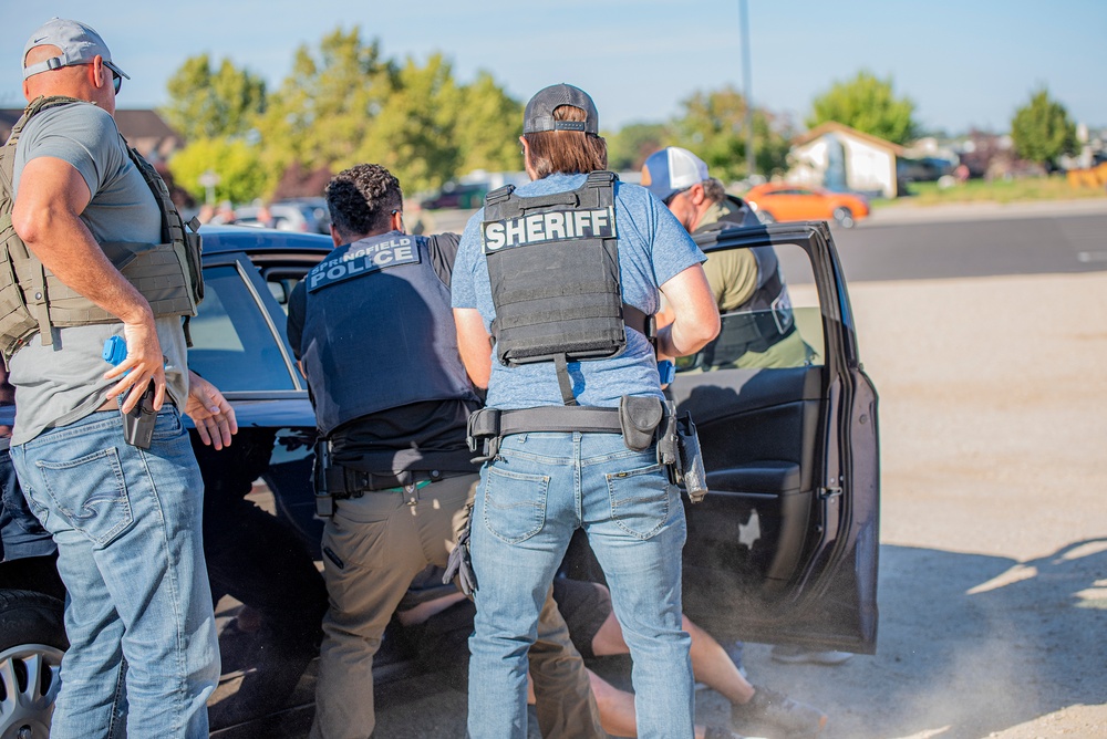 Idaho National Guard Counterdrug, Idaho State Police collaborate in third annual “Top Gun” Narcotics Investigation Course