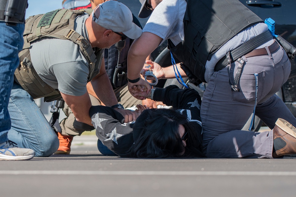 Idaho National Guard Counterdrug, Idaho State Police collaborate in third annual “Top Gun” Narcotics Investigation Course