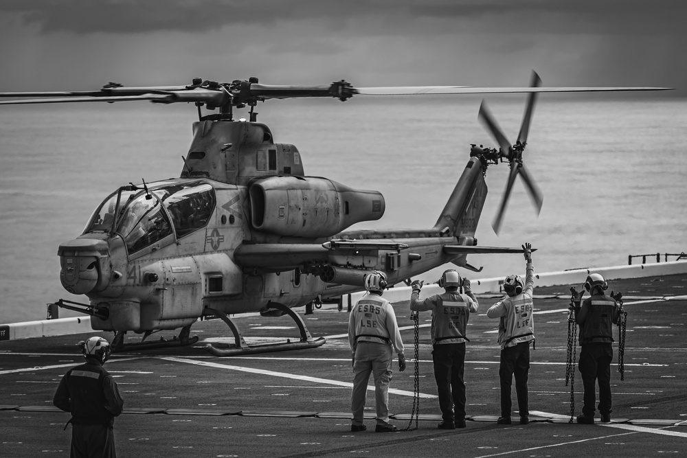 VMM-165 (Rein.) Trains in Okinawa, Conducts Flight Operations Aboard USS Miguel Keith