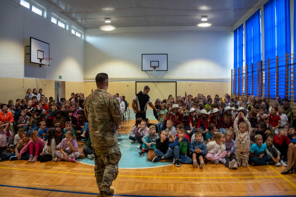 Task Force Red Team Troopers Visit Polish Students