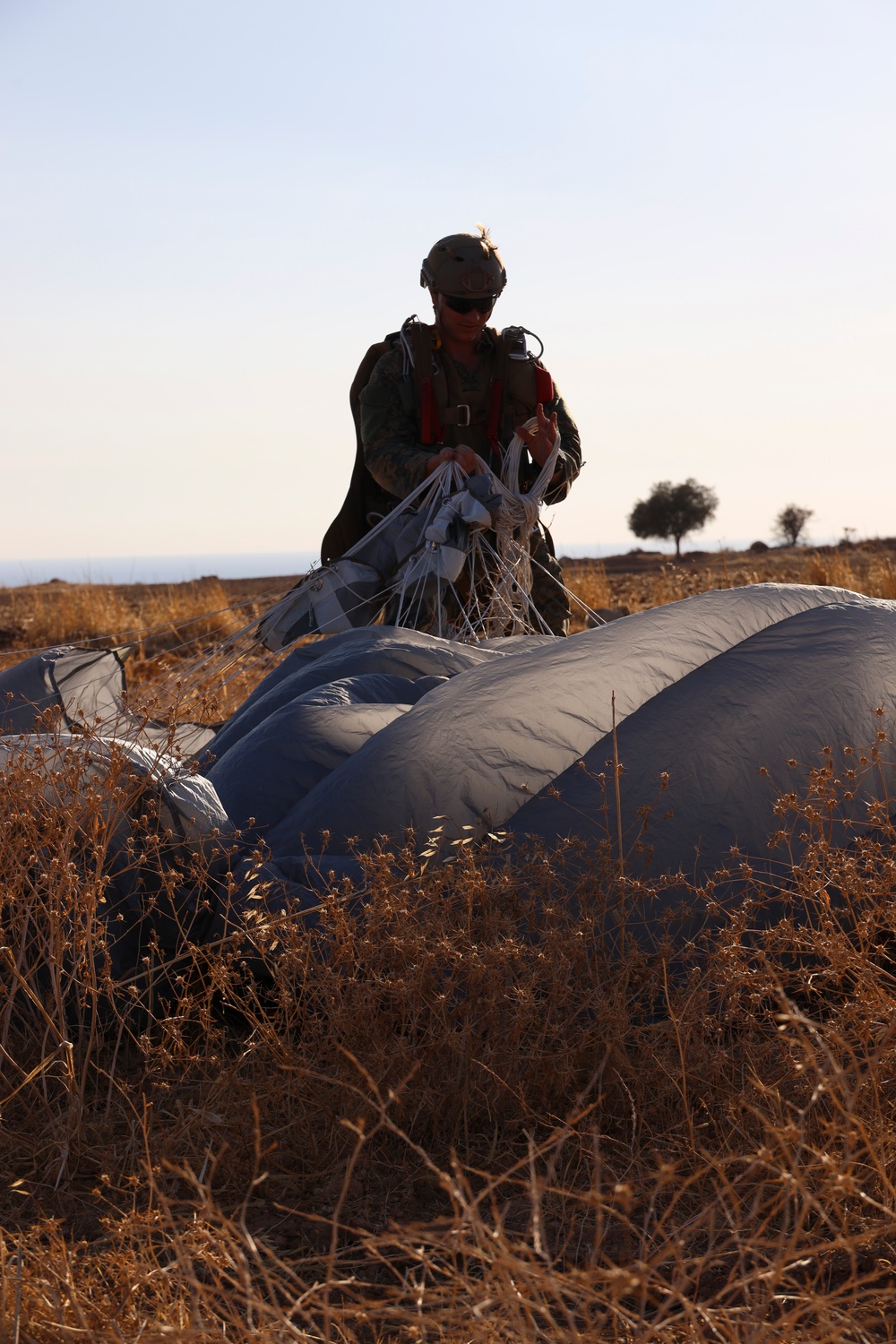 DVIDS Images 24th MEU (SOC) MSPF Bilateral Parachute Insert with