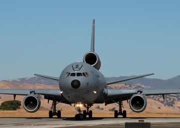 Travis AFB bids farewell to last KC-10 