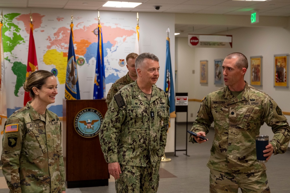 Rear Adm. Waters Visits Minneapolis MEPS