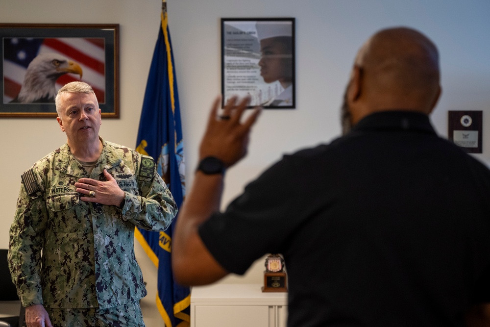 Rear Adm. Waters Visits Minneapolis MEPS