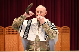Holloman welcomes its first Jewish Chaplain