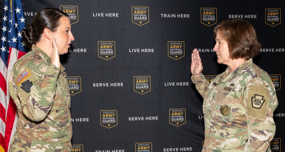 Former Pennsylvania Army National Guard enlisted Soldier rejoins as first lieutenant