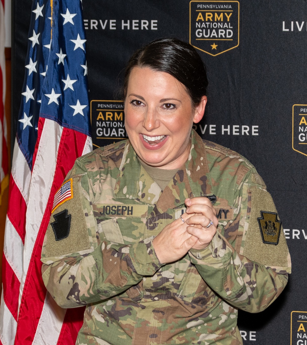 Former Pennsylvania Army National Guard enlisted Soldier rejoins as first lieutenant