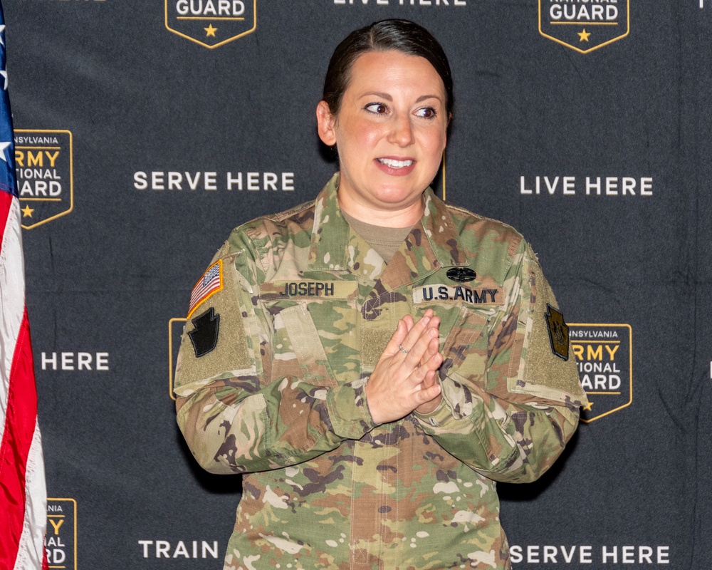 Former Pennsylvania Army National Guard enlisted Soldier rejoins as first lieutenant