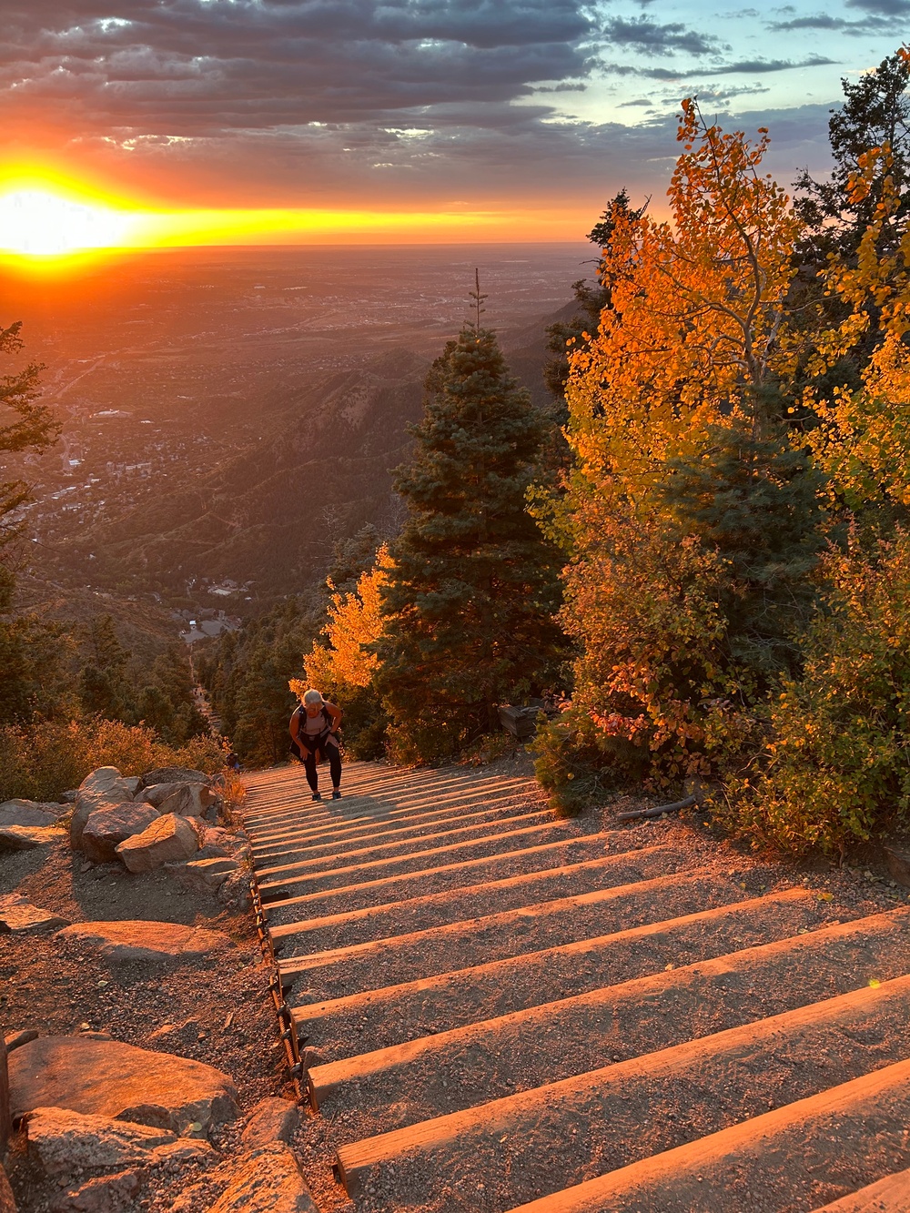 NATO partners complete MEDEVAL Course, Manitou Incline