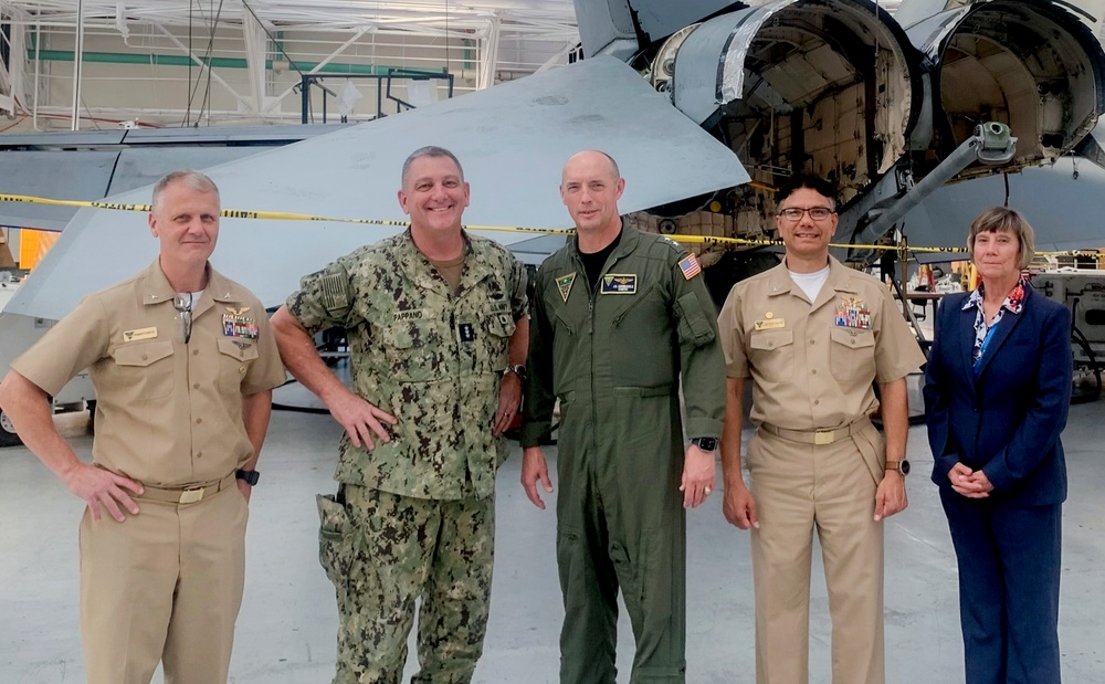 FRCSW Welcomes VADM Pappano