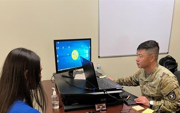 Army Veteran Commissions Sister into the U.S. Army