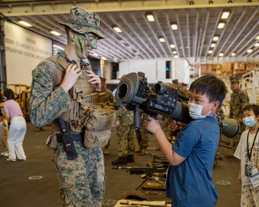 USS Boxer, 15th MEU Welcomes Guests Aboard for S. Korean Armed Forces Day