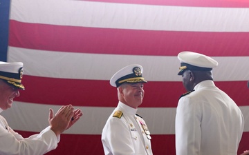 USS San Diego Holds Change of Command Ceremony in Sasebo, Japan