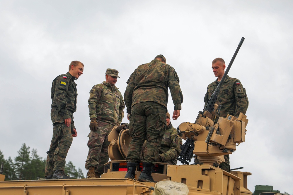 2nd Bn., 12th Cav. Regt. strengthens ties with Polish community through combat vehicle display