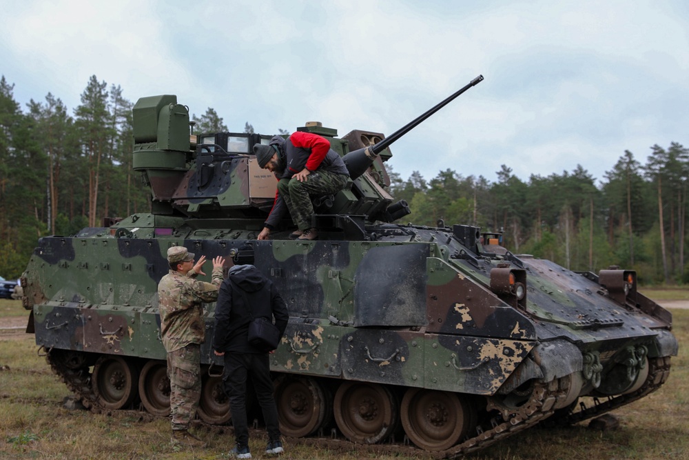 2nd Bn., 12th Cav. Regt. strengthens ties with Polish community through combat vehicle display