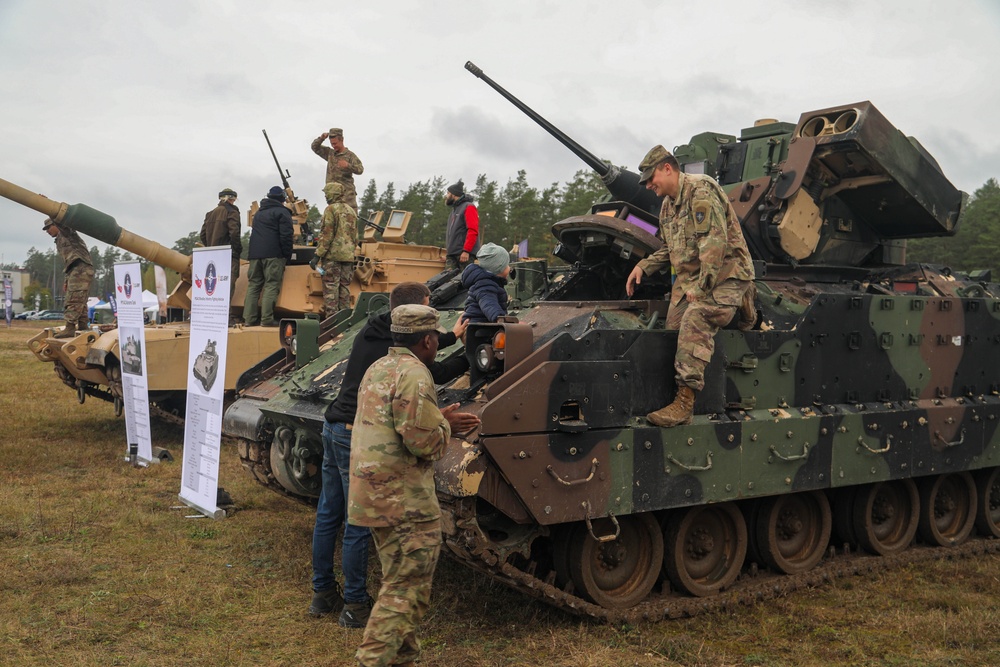 2nd Bn., 12th Cav. Regt. strengthens ties with Polish community through combat vehicle display