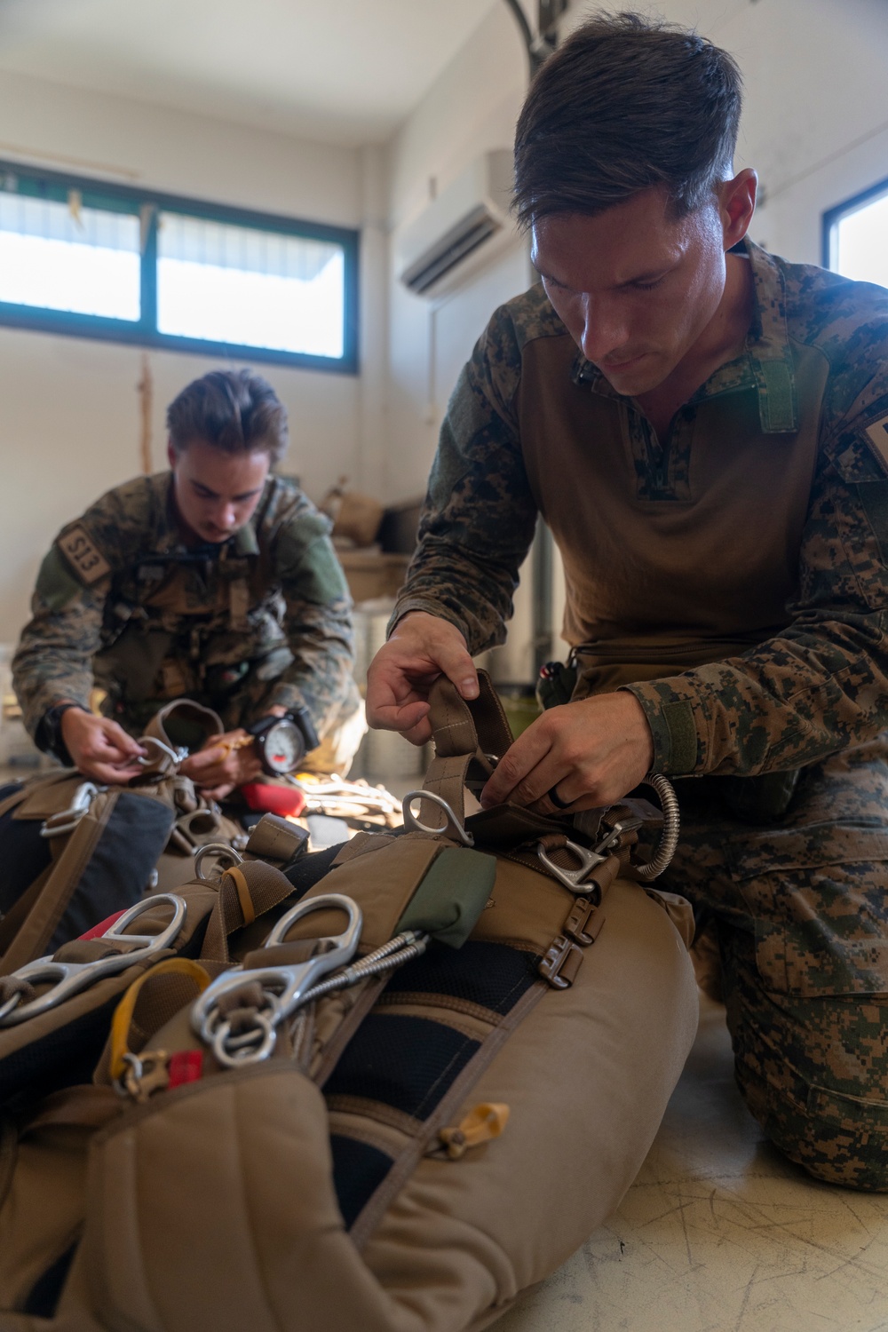 24th MEU (SOC) MSPF Bilateral Parachute Insert with Cypriot SOF
