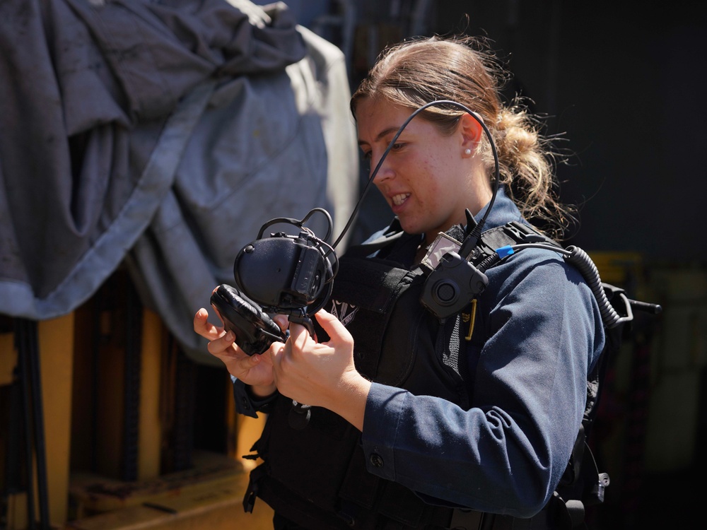 USS Harpers Ferry rehearses VBSS