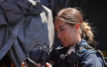 USS Harpers Ferry rehearses VBSS