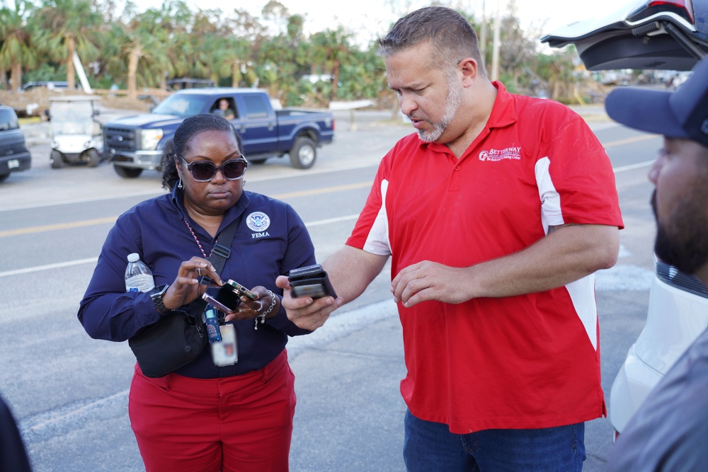 FEMA Field Coordination Officer Meets with Local Business Owners in Storm-Ravaged Steinhatchee, FL