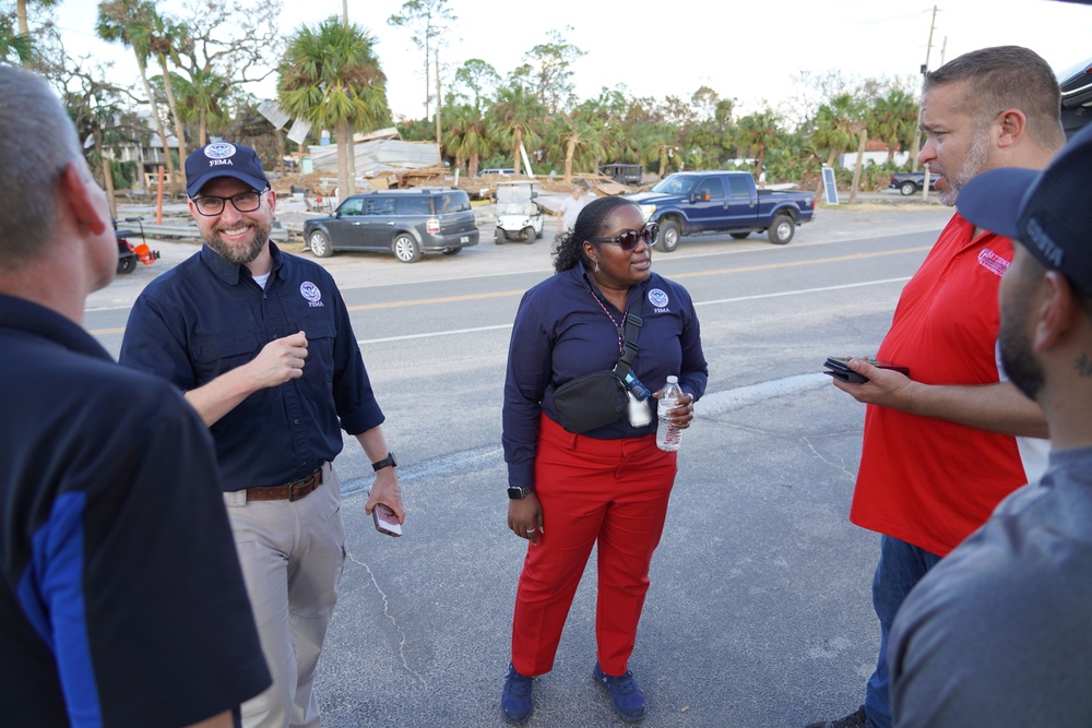 FEMA Field Coordination Officer Meets with Local Business Owners in Storm-Ravaged Steinhatchee, FL