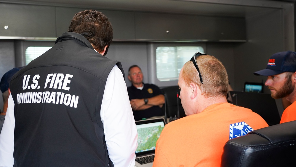 U.S. Fire Administrator Receives Inside Tour of Verizon Response Mobile Unit in Unicoi County, TN