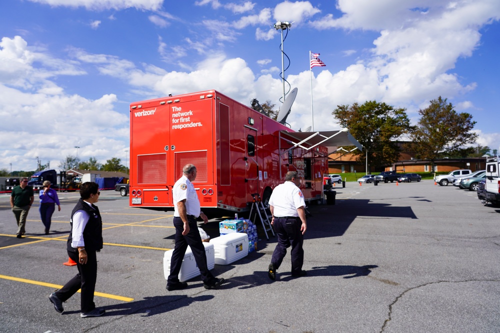 U.S. Fire Administrator Receives Inside Tour of Verizon Response Mobile Unit in Unicoi County, TN