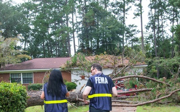 FEMA Disaster Survivor Assistance Outreach Specialist Assisting Residents Following Hurricane Helene in Hineville, Georgia