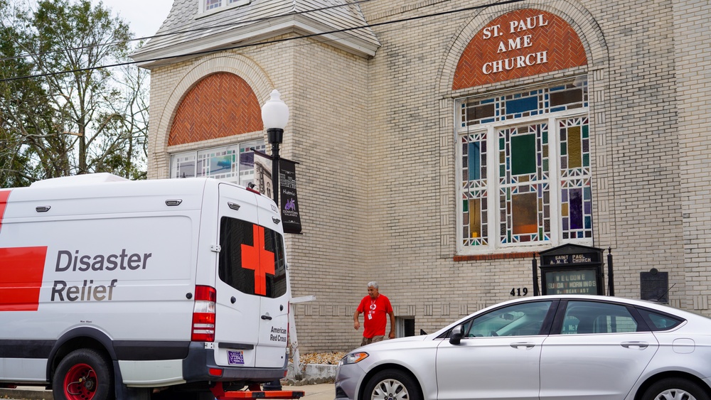 Local Councilman Nick Harden and American Red Cross Volunteers Provide Meals to Hurricane Helene Survivors