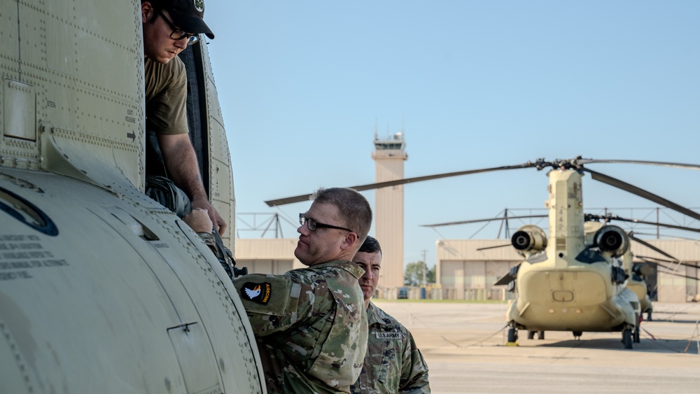 101st Division Soldiers fly to North Carolina