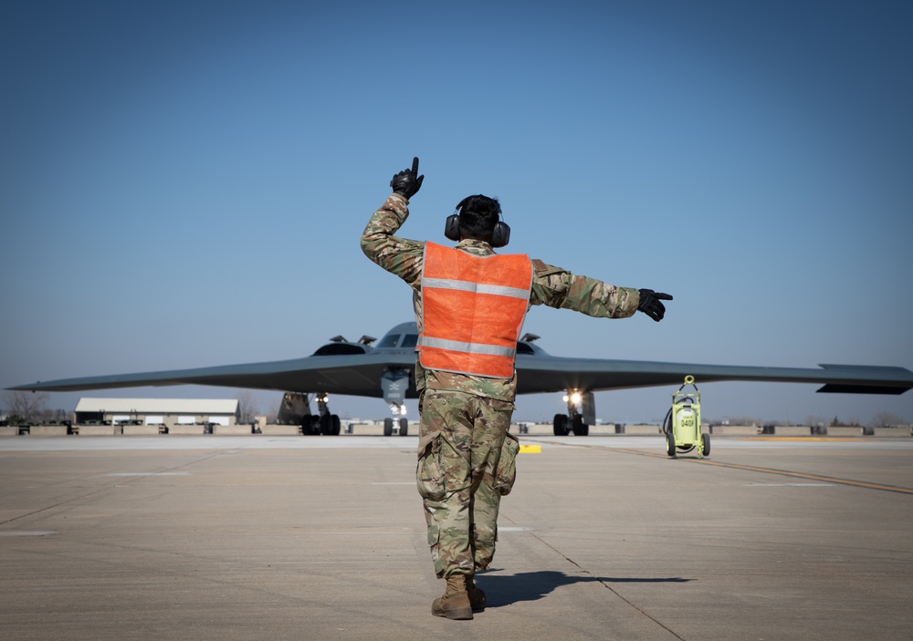 131st Bomb Wing &amp; the 190th Air Refueling Wing participate in a hot pit refueling of a  B-2 Spirit Bomber