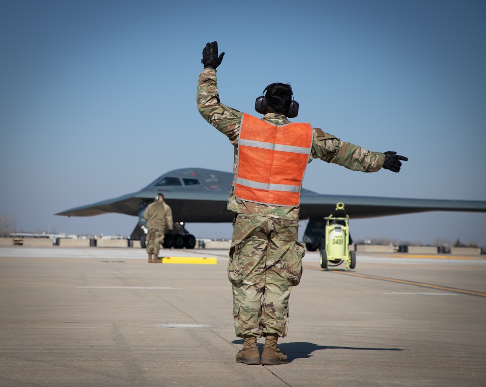 131st Bomb Wing &amp; the 190th Air Refueling Wing participate in a hot pit refueling of a B-2 Spirit Bomber