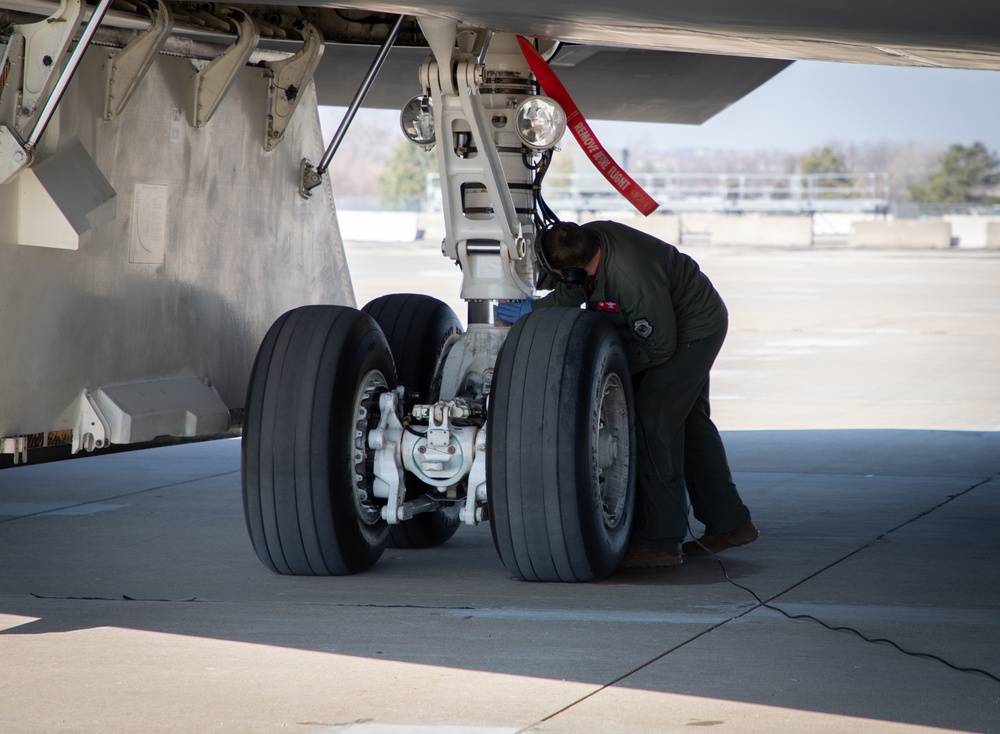 131st Bomb Wing &amp; the 190th Air Refueling Wing participate in a hot pit refueling of a B-2 Spirit Bomber