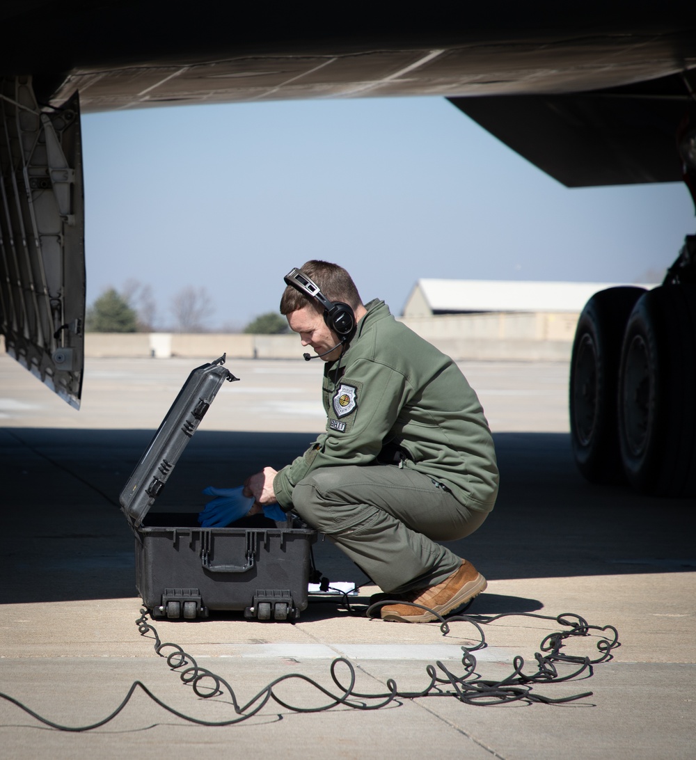 131st Bomb Wing &amp; the 190th Air Refueling Wing participate in a hot pit refueling of a B-2 Spirit Bomber