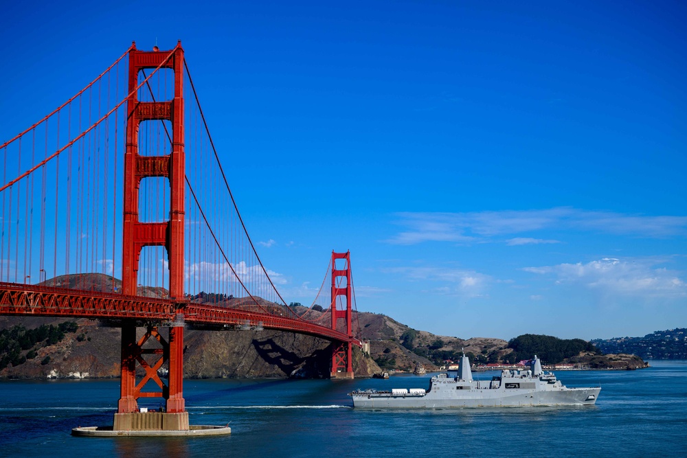 DVIDS News Ships Arrive for San Francisco Fleet Week 2024